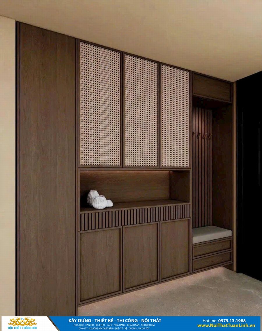 Khám phá mẫu tủ âm tường gỗ tự nhiên kết hợp nan trang trí hiện đại, thi công chuẩn chỉ, tối ưu công năng và thẩm mỹ bởi Nội Thất Tuấn Linh.