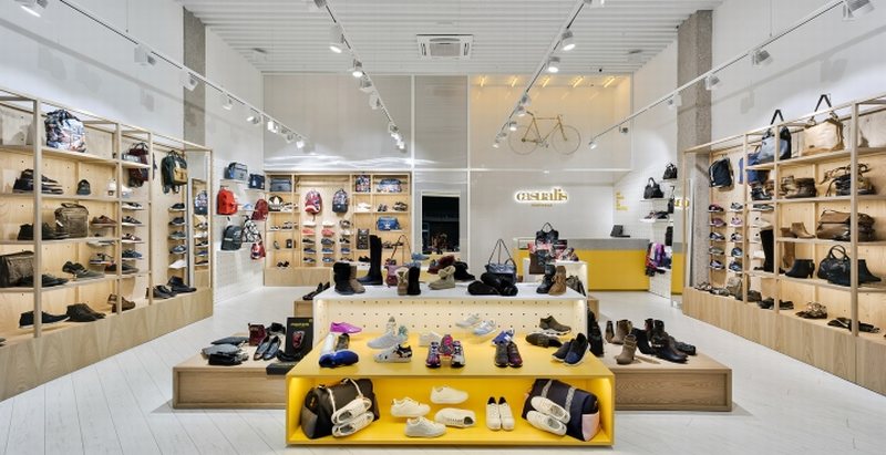 Thiết kế showroom cửa hàng shop giày dép thời trang túi xách đẹp 1