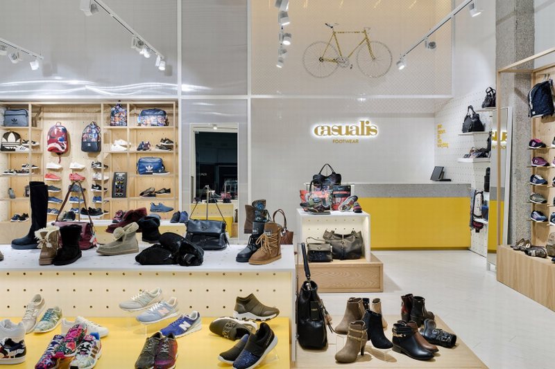 Thiết kế showroom cửa hàng shop giày dép thời trang túi xách đẹp 10