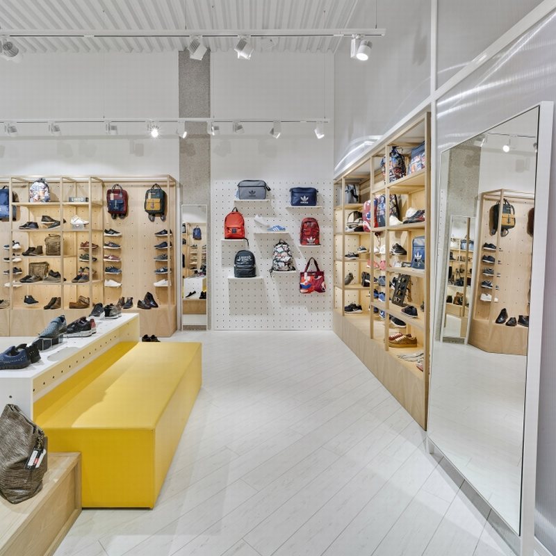 Thiết kế showroom cửa hàng shop giày dép thời trang túi xách đẹp 4