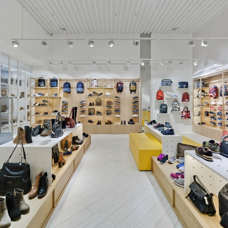 Thiết kế showroom cửa hàng shop giày dép thời trang túi xách đẹp 6