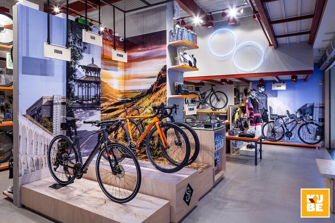 Thiết tiếp thiết kế bên trong showroom trưng bày xe đạp điện TuanLinh