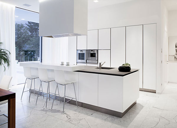 Thiết kế tủ bếp màu trắng tuyền cho vẻ đẹp thanh lịch và tinh khôi